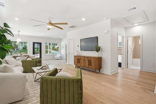 1566 Olympian Circle, Atlanta, GA 30310