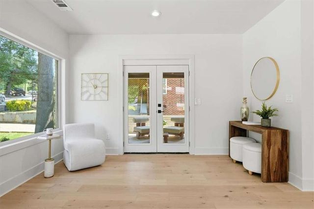 1566 Olympian Circle, Atlanta, GA 30310