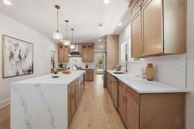 1566 Olympian Circle, Atlanta, GA 30310