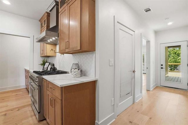 1566 Olympian Circle, Atlanta, GA 30310