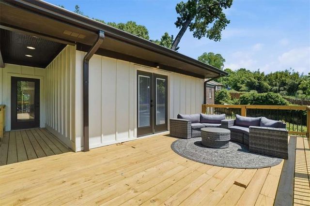 1566 Olympian Circle, Atlanta, GA 30310