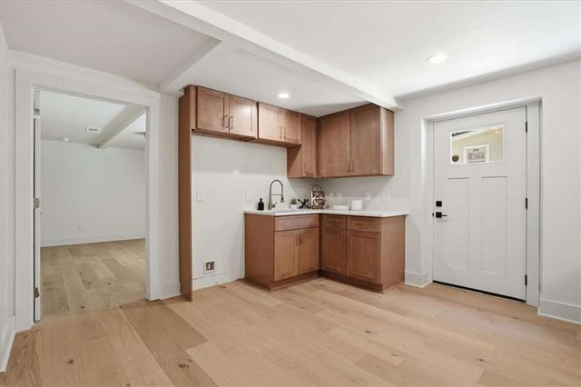 1566 Olympian Circle, Atlanta, GA 30310