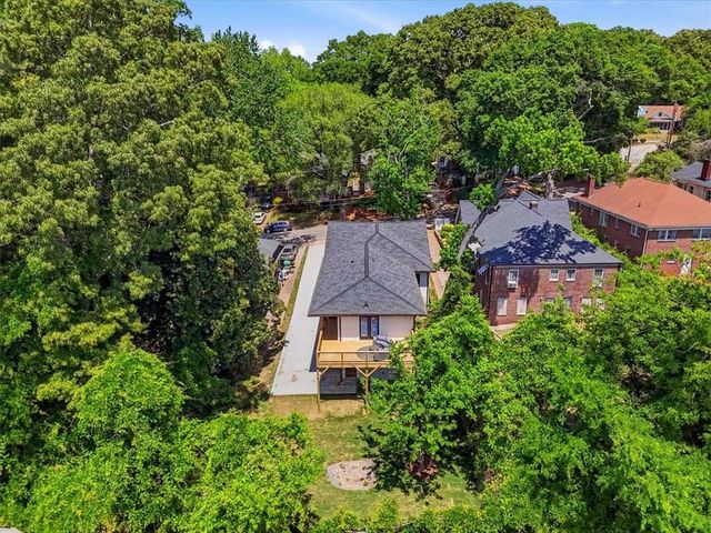 1566 Olympian Circle, Atlanta, GA 30310