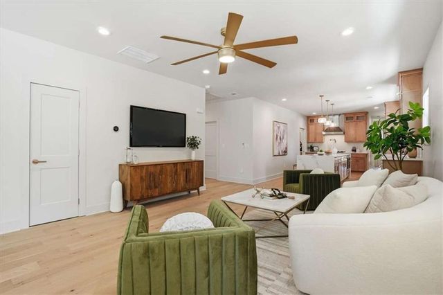 1566 Olympian Circle, Atlanta, GA 30310