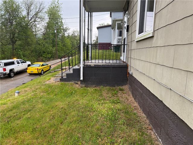 907 Woodlawn Ave, W Brownsville, PA 15417