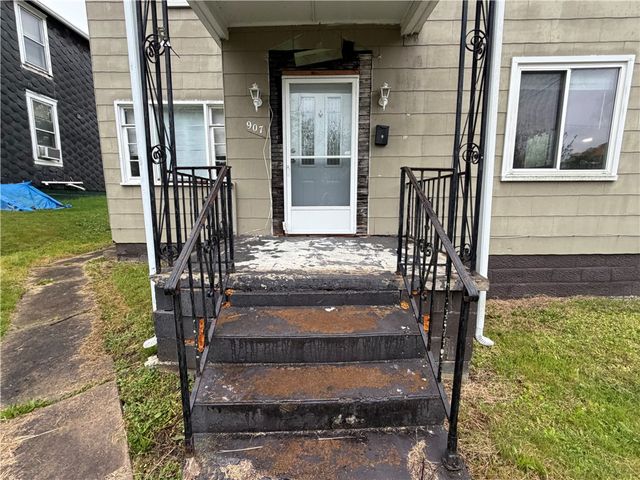 907 Woodlawn Ave, W Brownsville, PA 15417