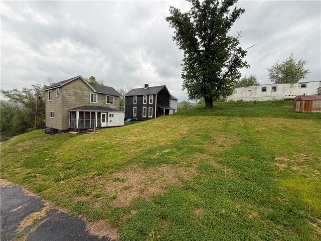 907 Woodlawn Ave, W Brownsville, PA 15417