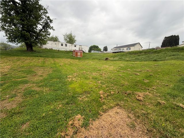 907 Woodlawn Ave, W Brownsville, PA 15417