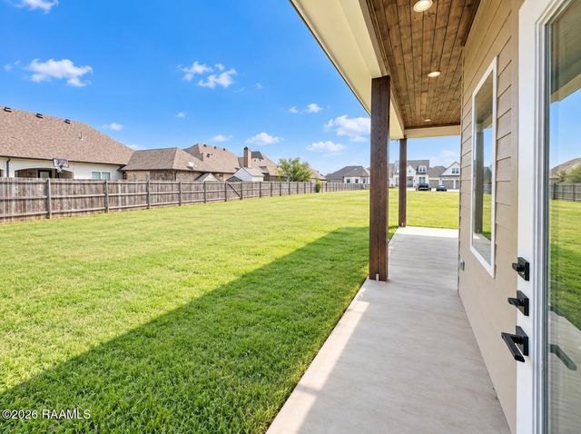 104 Sabal Grove Lane, Youngsville, LA 70592