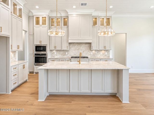 104 Sabal Grove Lane, Youngsville, LA 70592