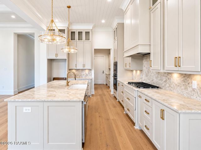 104 Sabal Grove Lane, Youngsville, LA 70592