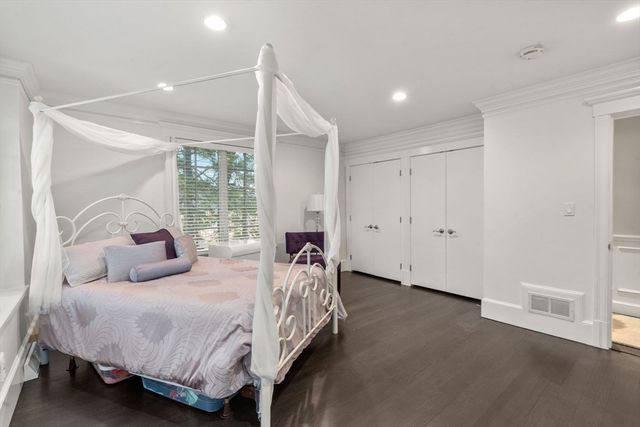 11 Mosley Road, Newton, MA 02459