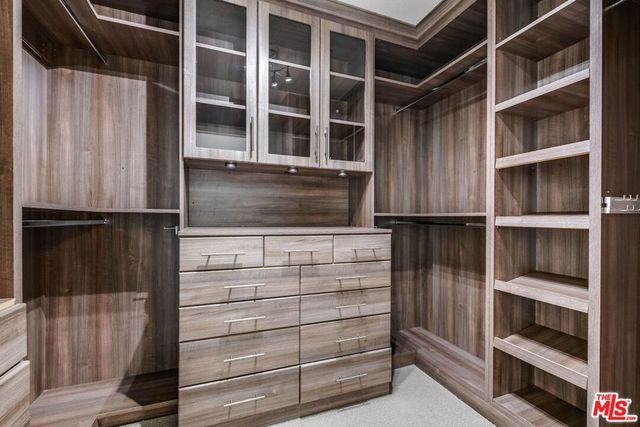 10878 Bloomfield Street 406, Toluca Lake, CA 91602