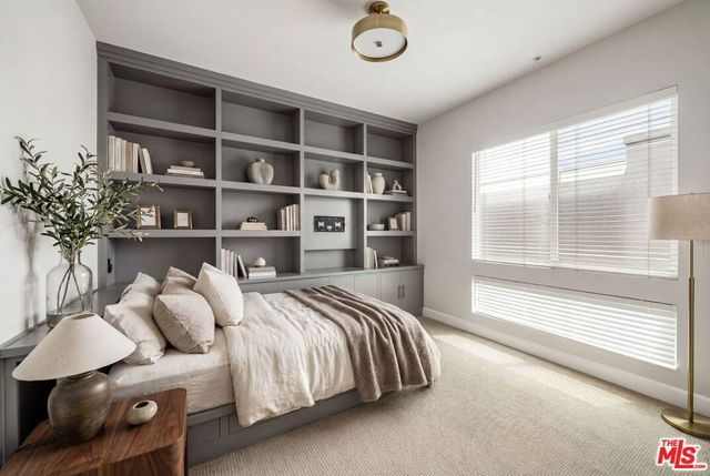 10878 Bloomfield Street 406, Toluca Lake, CA 91602