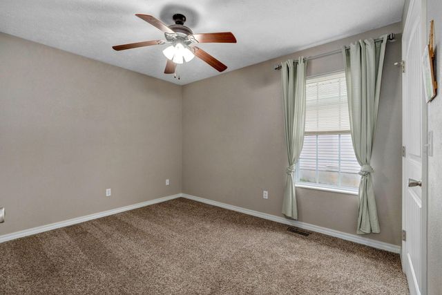 1039 E Caravan Street, Springfield, MO 65803