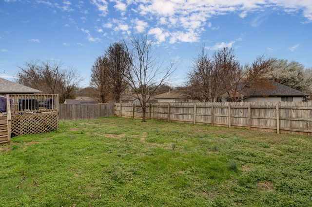 1039 E Caravan Street, Springfield, MO 65803