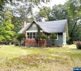 440 Cedar Lane, River Vale, NJ 07675