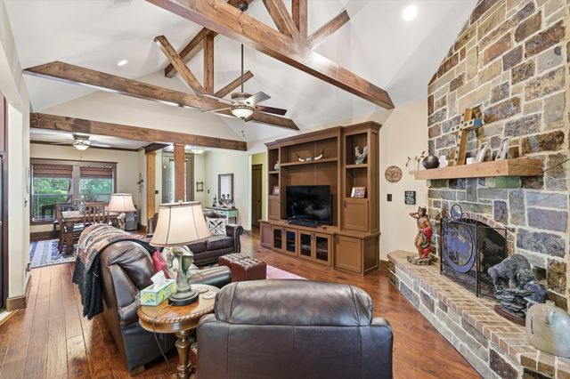 365 Dublin Circle, Gordonville, TX 76245
