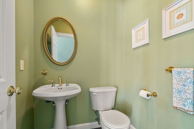 322 Cabot St, Newton, MA 02460