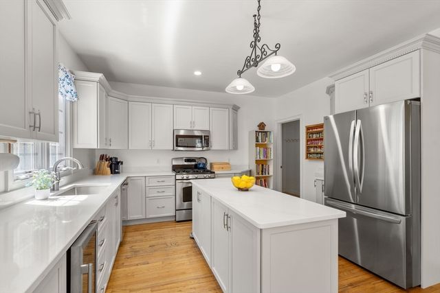 322 Cabot St, Newton, MA 02460
