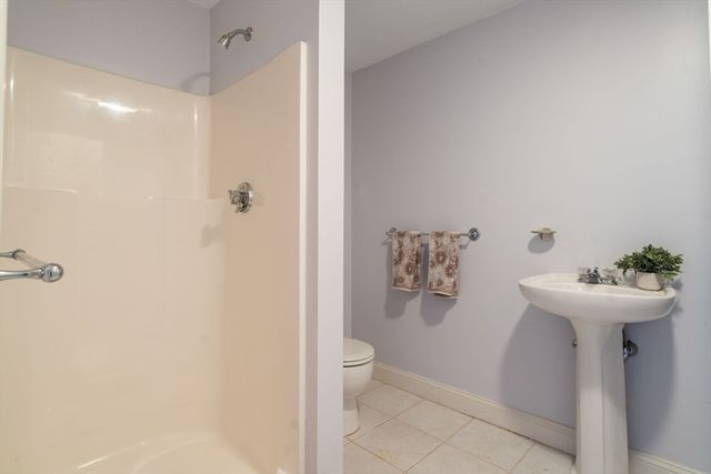 322 Cabot St, Newton, MA 02460