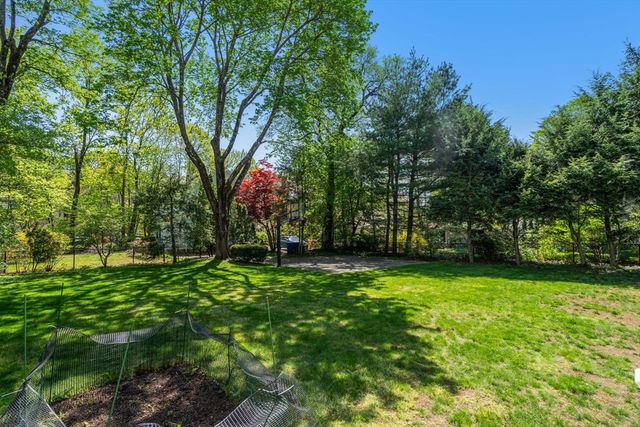 322 Cabot St, Newton, MA 02460