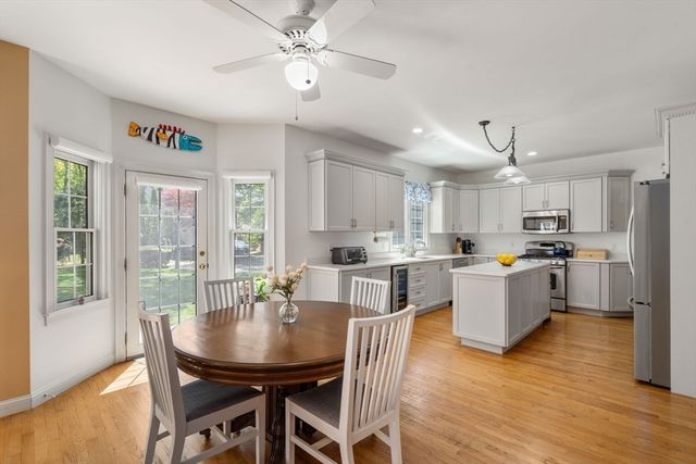 322 Cabot St, Newton, MA 02460