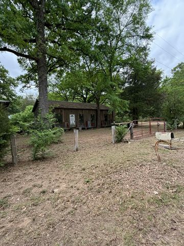 905 Tupuna Drive, Tool, TX 75143