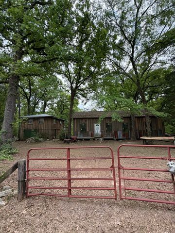905 Tupuna Drive, Tool, TX 75143
