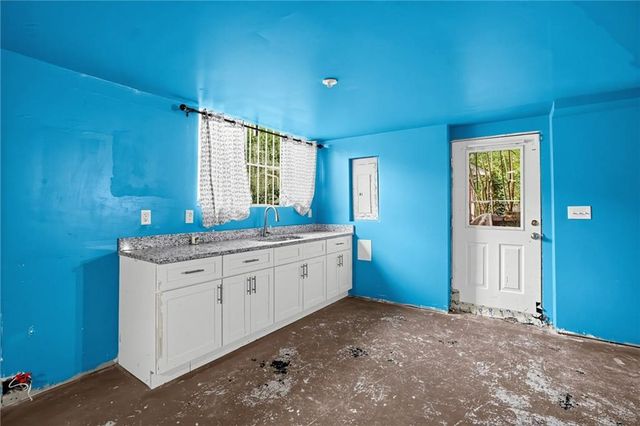 2147 Jones Road NW, Atlanta, GA 30318