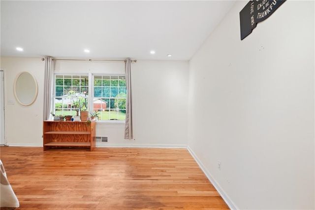 2147 Jones Road NW, Atlanta, GA 30318