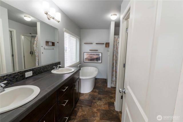 20133 E 19th Ave, Spanaway, WA 98387