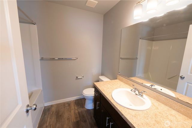20133 E 19th Ave, Spanaway, WA 98387