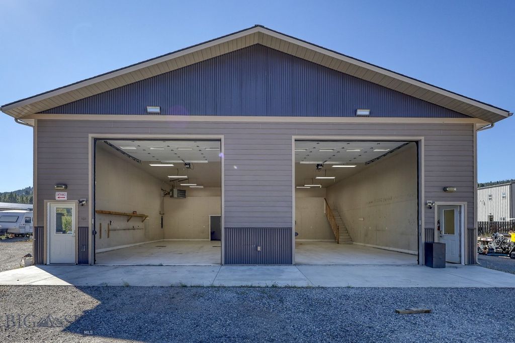 301 Cold Iron Road, Gallatin Gateway, MT 59730 photo 3
