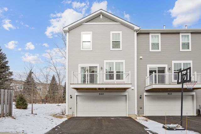 620 Wolverine Drive, Aurora, IL 60502