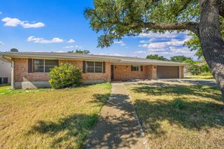 104 Westwood, Kerrville, TX 78028