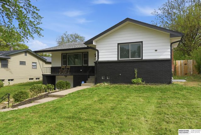 4864 Saratoga Street, Omaha, NE 68104
