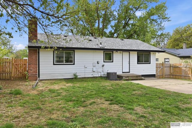 4864 Saratoga Street, Omaha, NE 68104