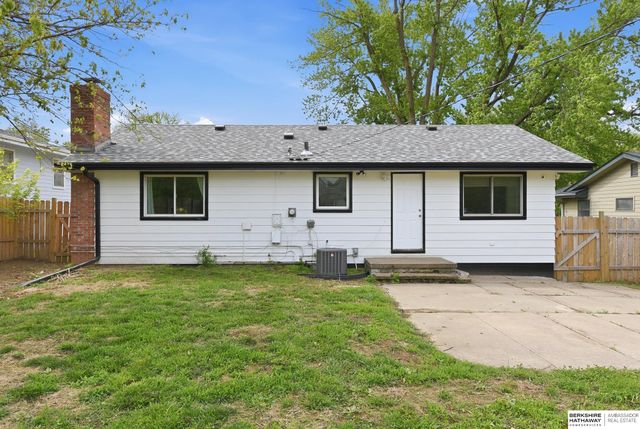 4864 Saratoga Street, Omaha, NE 68104
