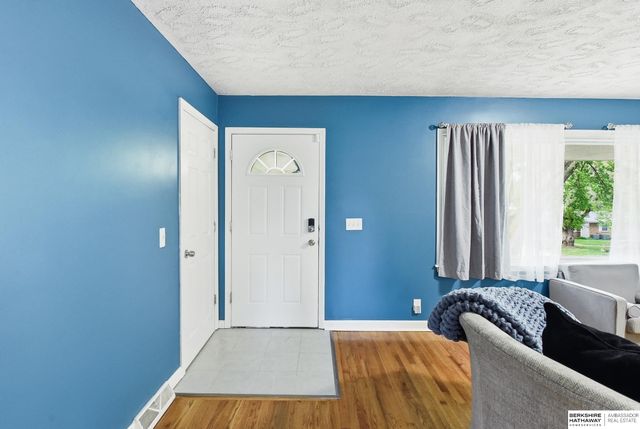 4864 Saratoga Street, Omaha, NE 68104