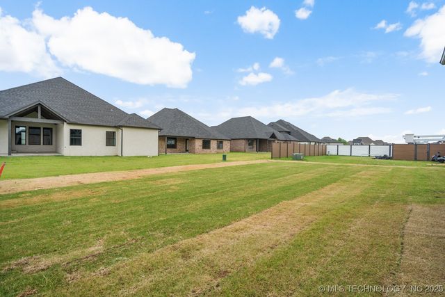 5809 E 126th Place S, Tulsa, OK 74008