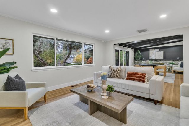 8200 Shangrila Dr, Fair Oaks, CA 95628