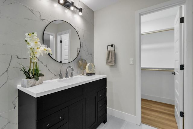 8200 Shangrila Dr, Fair Oaks, CA 95628