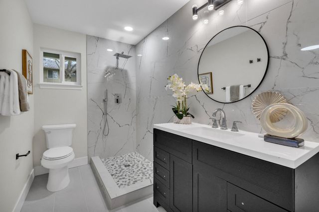 8200 Shangrila Dr, Fair Oaks, CA 95628