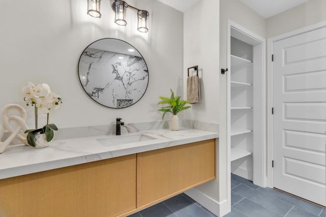 8200 Shangrila Dr, Fair Oaks, CA 95628