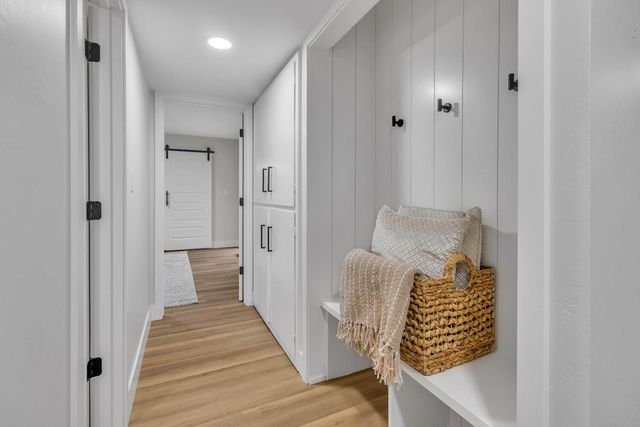 8200 Shangrila Dr, Fair Oaks, CA 95628