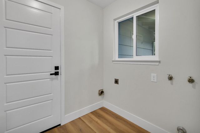 8200 Shangrila Dr, Fair Oaks, CA 95628