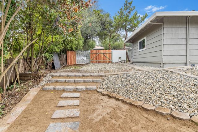 8200 Shangrila Dr, Fair Oaks, CA 95628