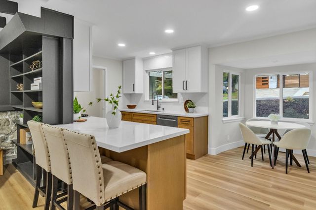 8200 Shangrila Dr, Fair Oaks, CA 95628