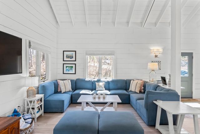 309 Barnes Road, Oak Bluffs, MA 02557